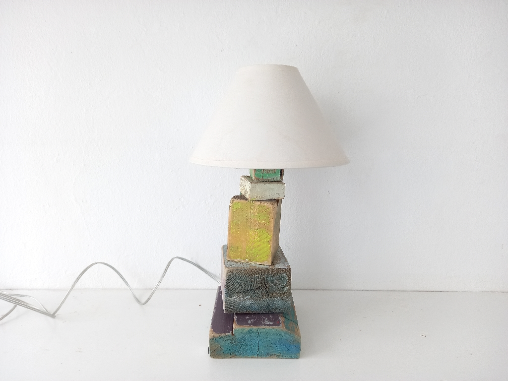 Table lamp